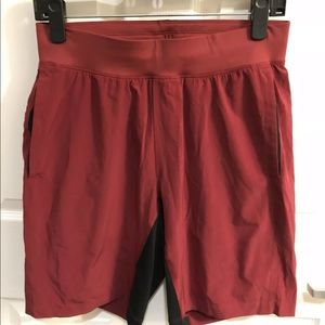 Lululemon Men’s size medium T.H.E. Short lined 9”